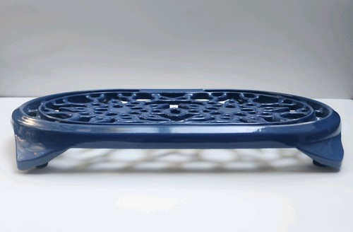 Creuset oval trivet - creuset,