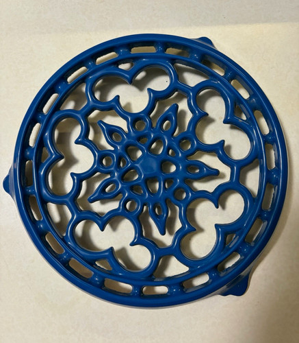 Creuset cast iron trivet - cast,