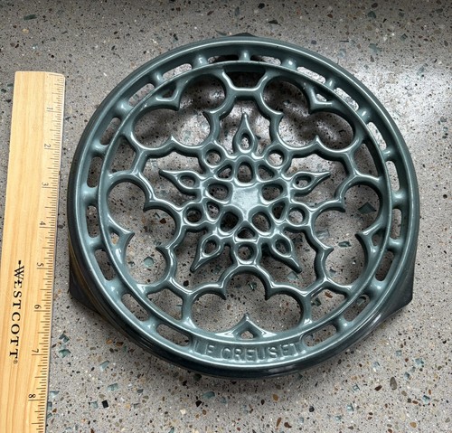 Creuset trivet cast iron - cast,