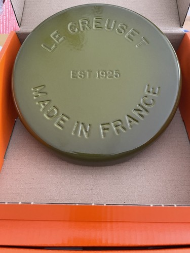 Creuset signature cast iron - creuset,