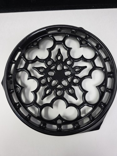 Creuset deluxe round trivet - le,