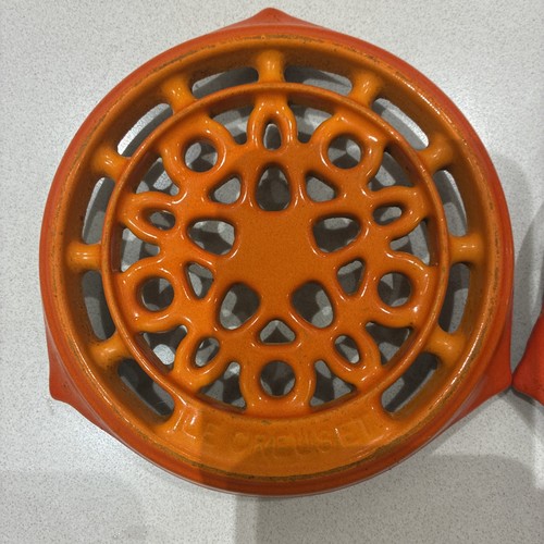 Pair creuset cast - le, iron