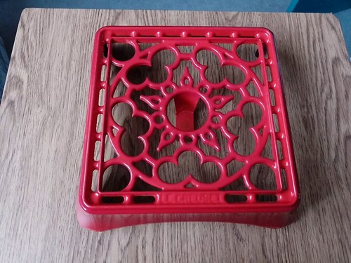 Creuset trivet food warmer - trivet,
